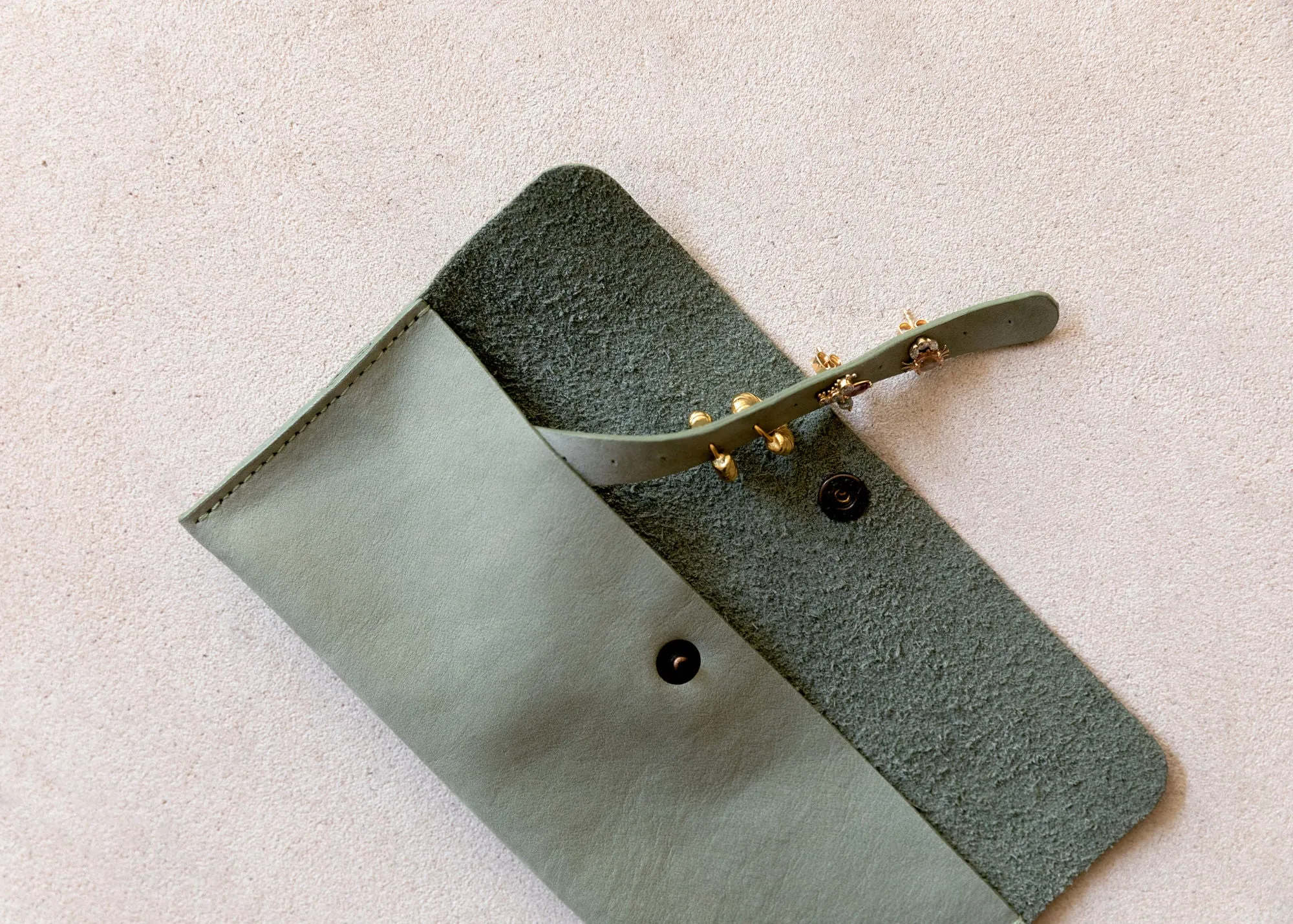 August Sandgren | Jewel-on-the-go Mist Green/Grey