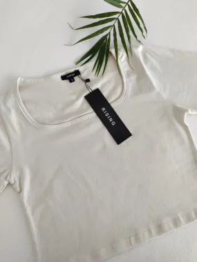BASICS SQUARE NECK SOLID TEE