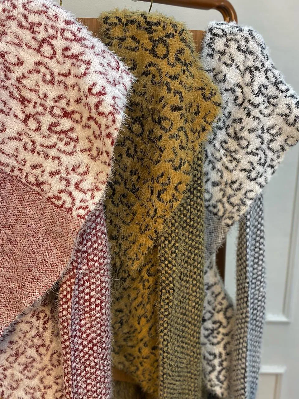 Cardigan Animal Print 701.   (17G)