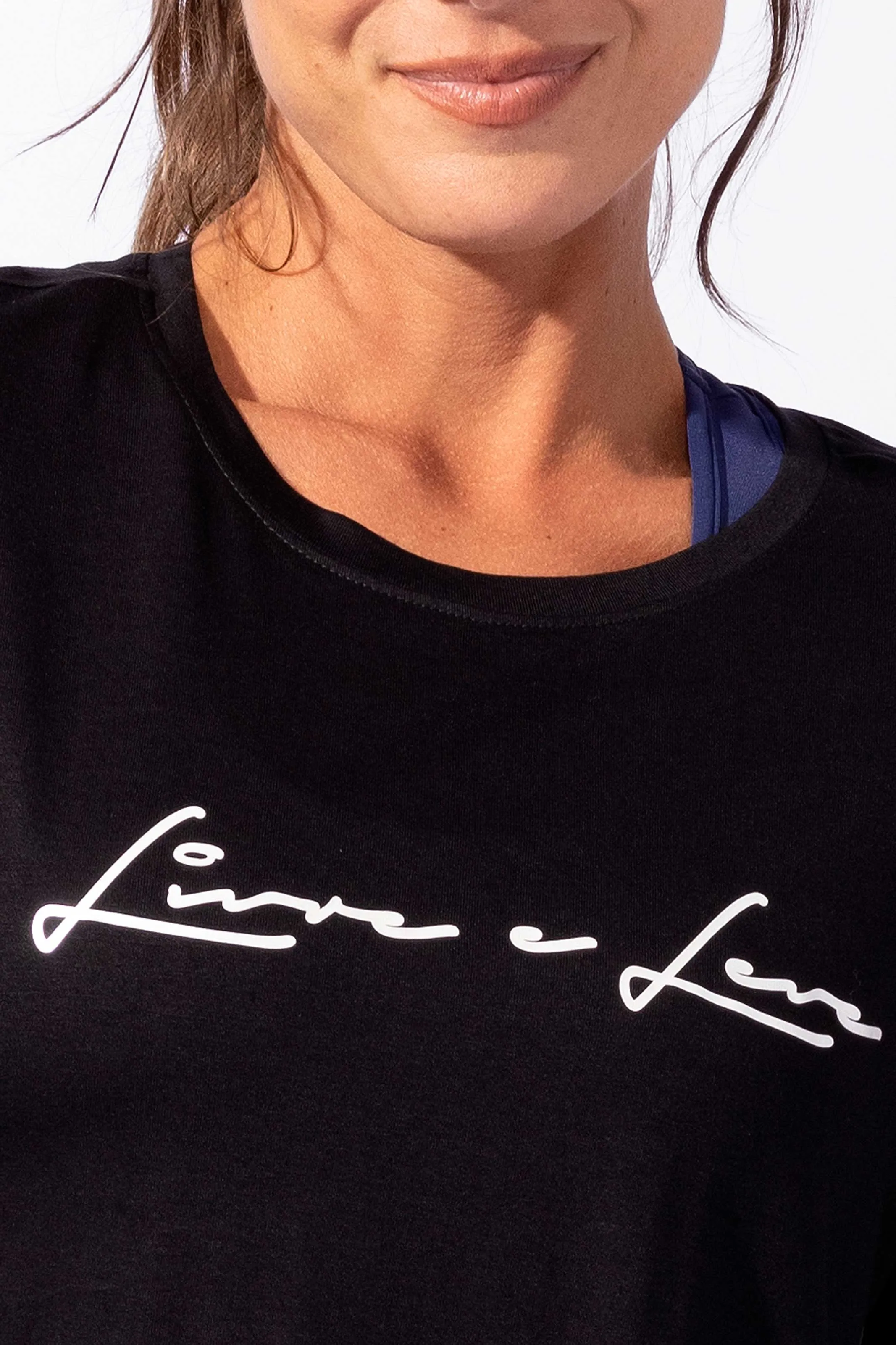 Cropped T-Shirt Preto Livre e Leve