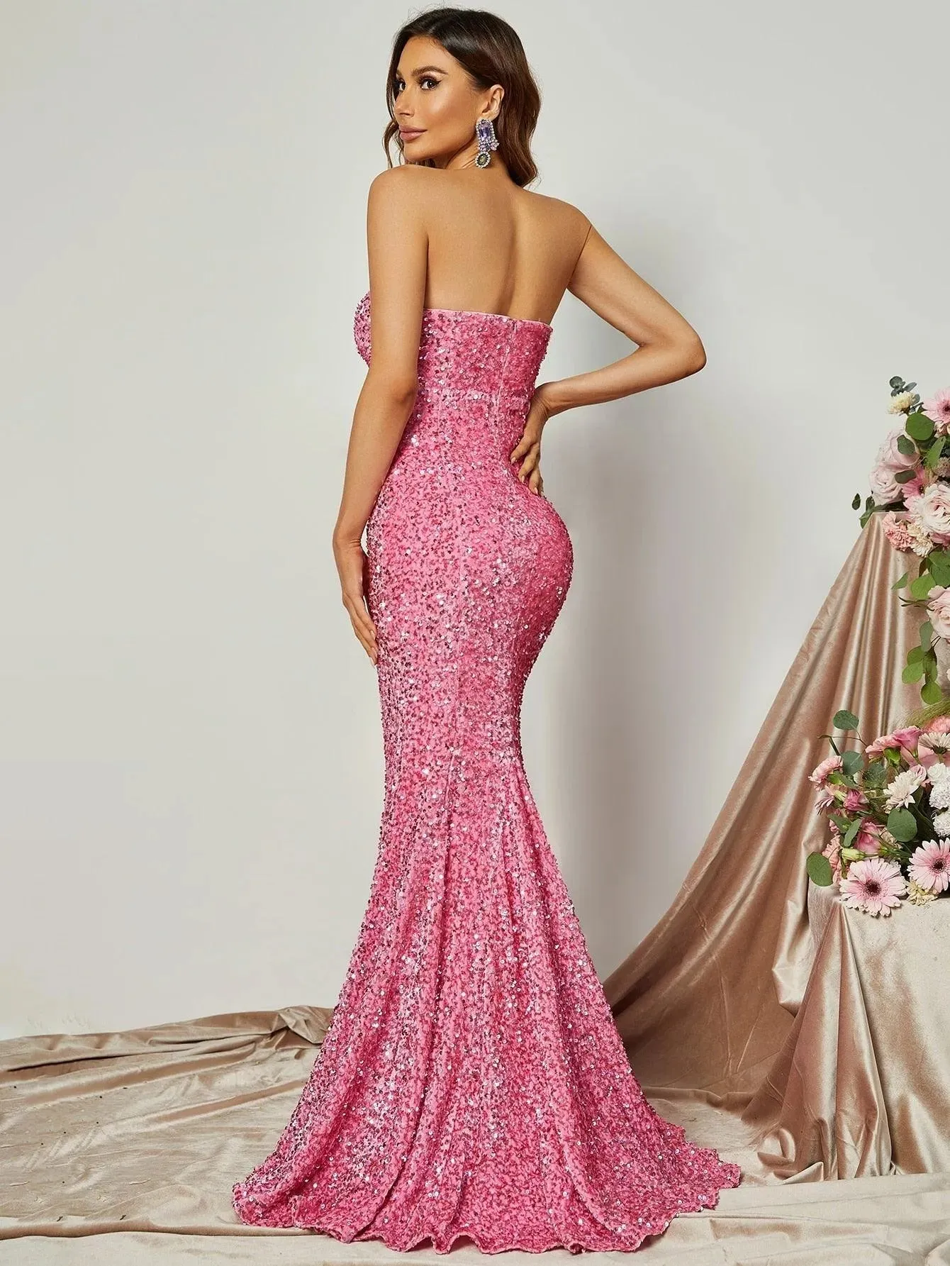 Cut Out Front Mermmaid Hem Sequin Tube Dress